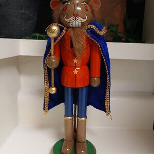 14” Cowardly Lion The Wizard of Oz Wooden Nutcracker